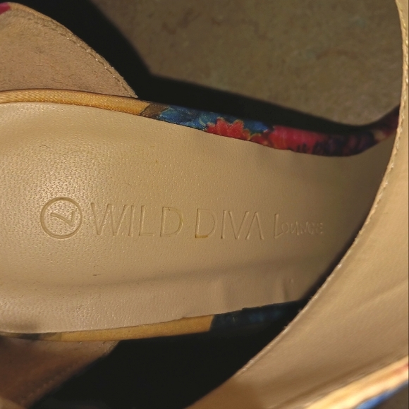 New Stunning Wild Diva Floral Stiletto Heels - Picture 10 of 13